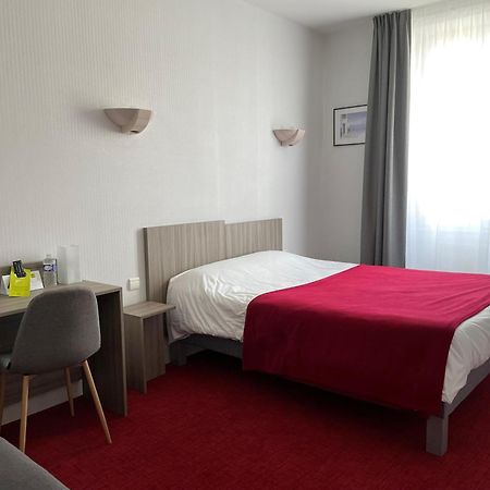 Hotel Restaurant La Boule D'Or Barbezieux-Saint-Hilaire Екстериор снимка