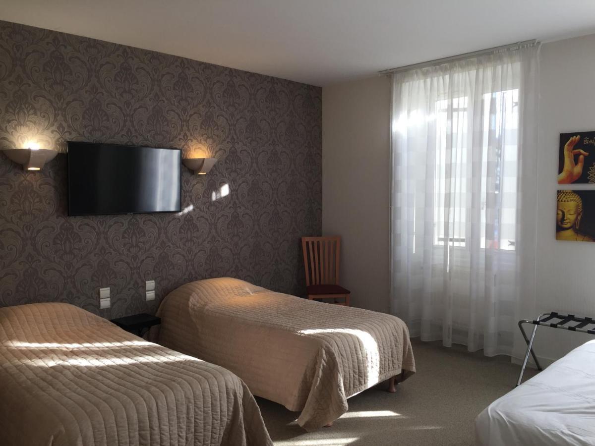 Hotel Restaurant La Boule D'Or Barbezieux-Saint-Hilaire Екстериор снимка